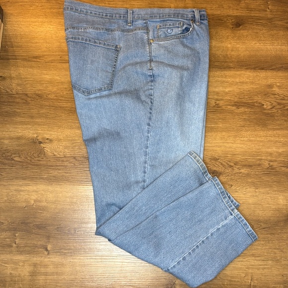 Gloria Vanderbilt Amanda Light Wash Women’s 22W Stretch Denim Jeans - Picture 4 of 9